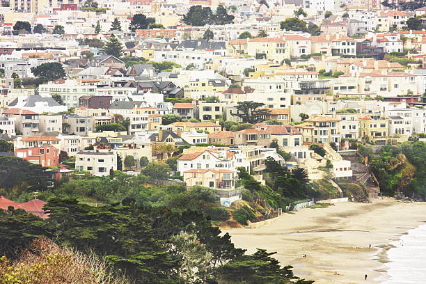 郊外コミュニティサンフランシスコの周辺 - baker beach ストックフォトと画像