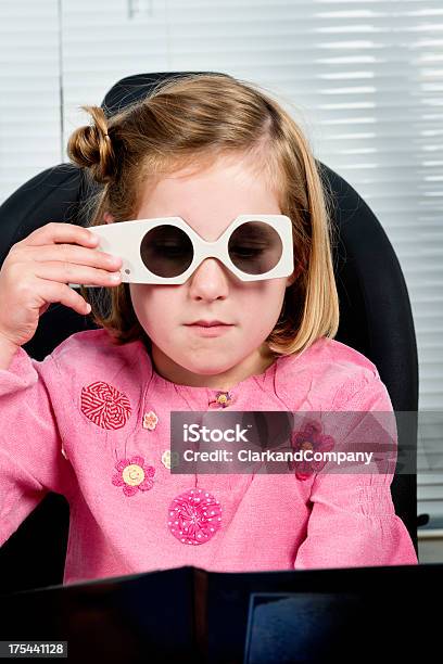 3 D Teste De Visão - Fotografias de stock e mais imagens de Infância - Infância, Optometrista, 6-7 Anos