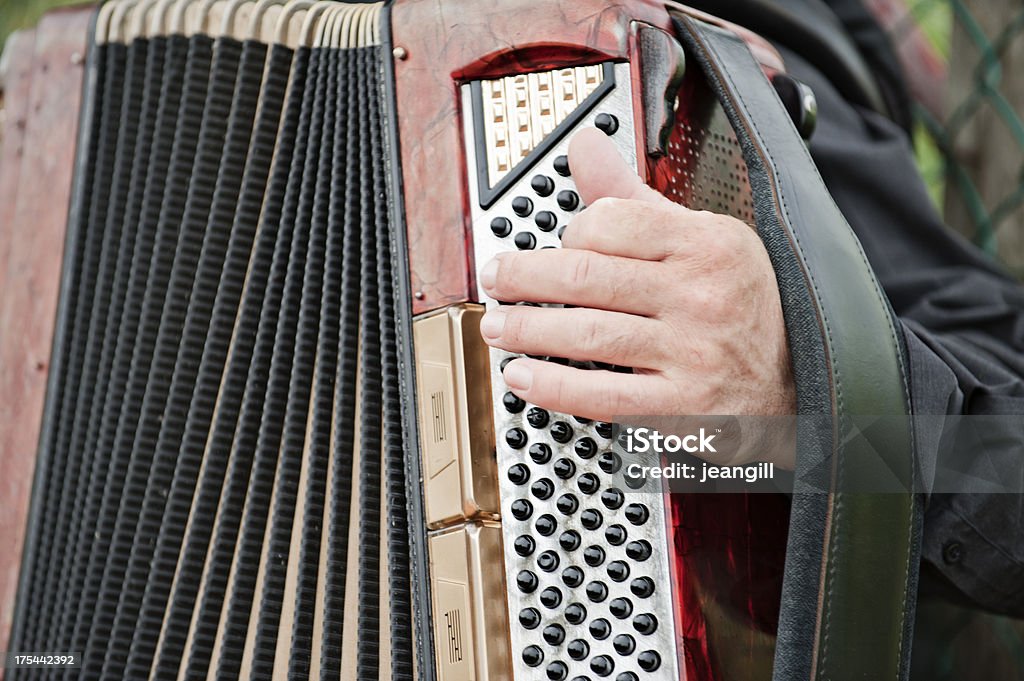 Homem tocando Acordeão - Foto de stock de Acordeão - Instrumento royalty-free