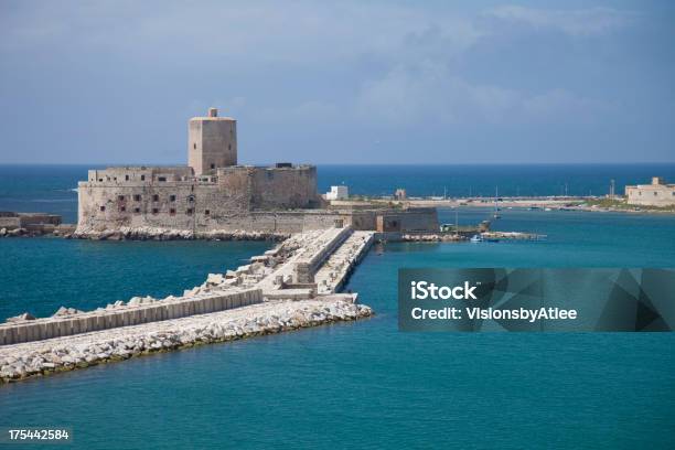 Castello Della Kolumbien In Trapani Italien Stockfoto und mehr Bilder von Alter Hafen - Alter Hafen, Blau, Bucht