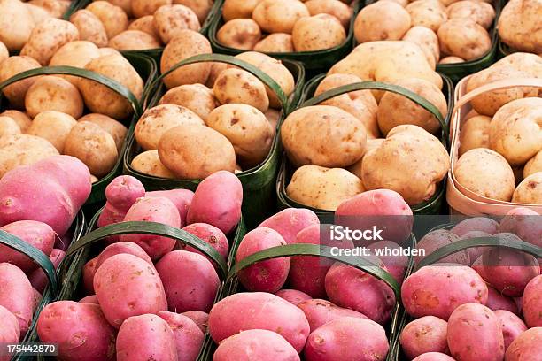 Ziemniak Kosze - zdjęcia stockowe i więcej obrazów Aranżować - Aranżować, Bez ludzi, Czerwony ziemniak