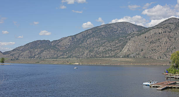 osoyoos lago di okanagan valley, canada - lake osoyoos foto e immagini stock