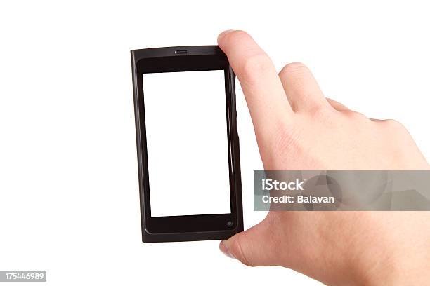 Ręka Trzyma Inteligentny Telefon Z Pustego Ekranu Na Białym Tle - zdjęcia stockowe i więcej obrazów Białe tło
