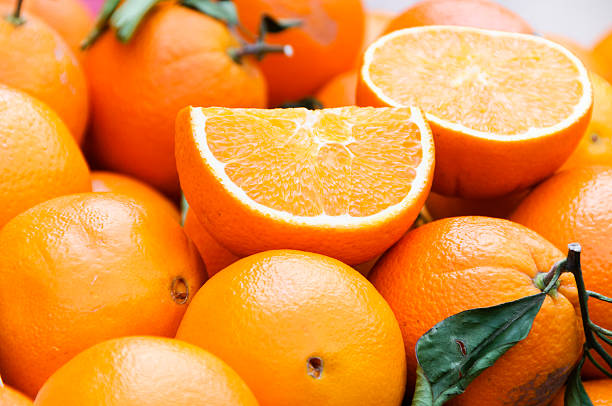 istock Oranges at a farmers market 175448992