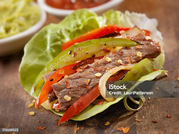 Beef Fajita Salat Packung Stockfoto und mehr Bilder von Salat - Blattgemüse - Salat - Blattgemüse, Taco, Tortilla-Sandwich