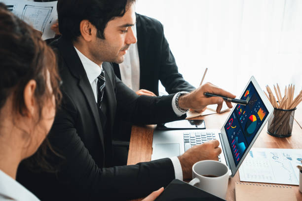 istock Financial data analysis dashboard display on laptop screen. Habiliment 1754505300