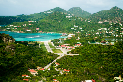 Pilots view of landing at St Barth's airport