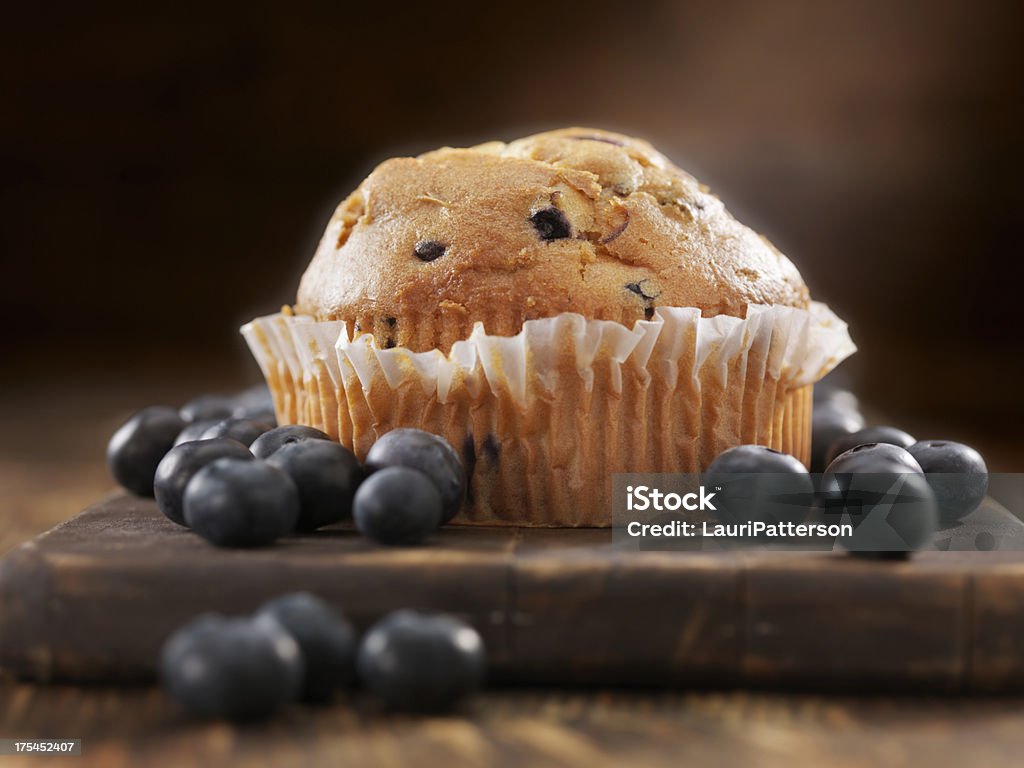 Muffin z jagodami - Zbiór zdjęć royalty-free (Bez ludzi)