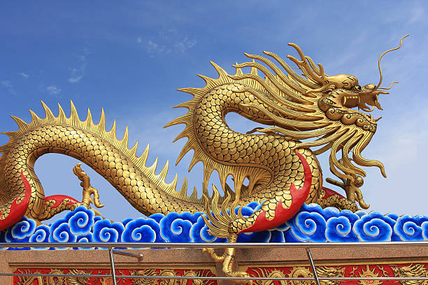 drache im chinesischen tempel - dragon china singapore temple stock-fotos und bilder