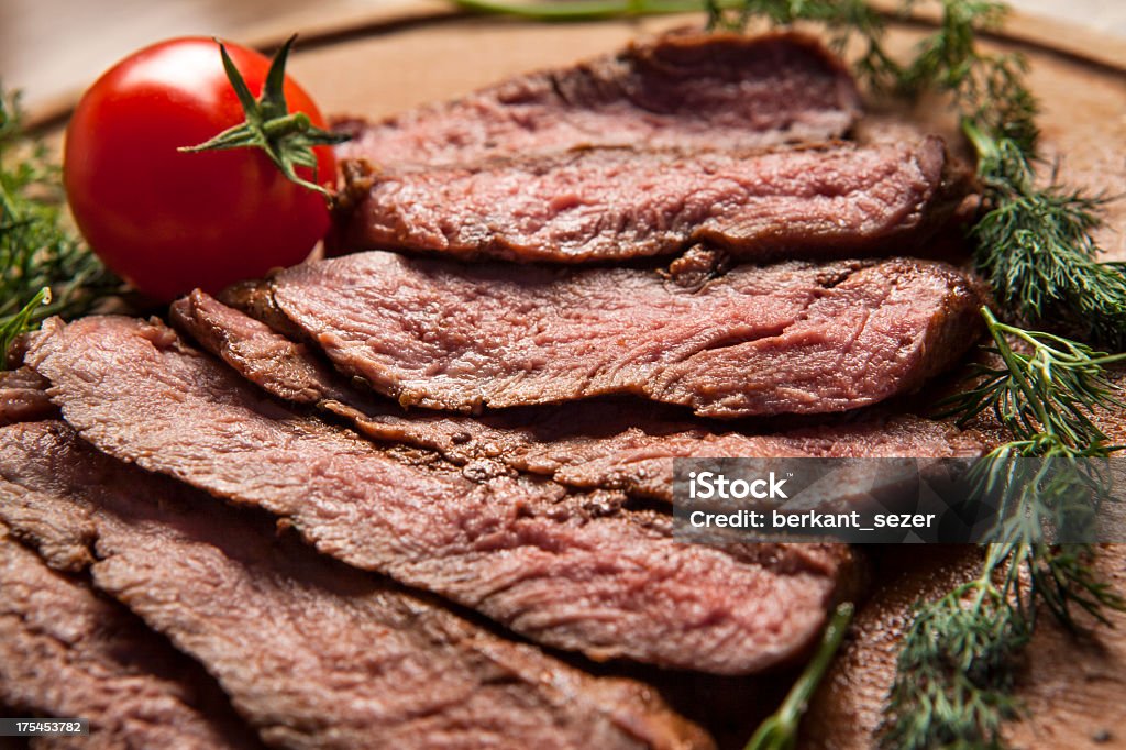 肉のグリル - 牛肉のロイヤリティフリーストックフォト