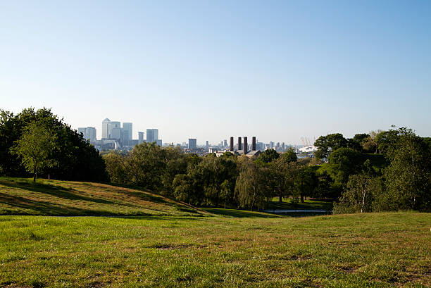 istock London -  Canary Wharf skyline 175454009