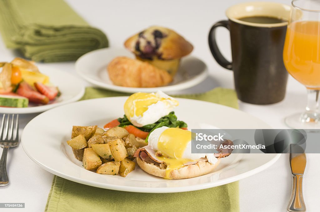 달걀베네딕트 - 로열티 프리 음식 스톡 사진