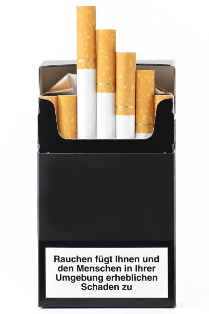 maço de cigarros - nicotine healthcare and medicine smoking issues lifestyles - fotografias e filmes do acervo