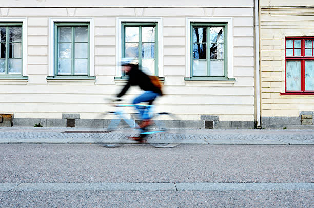 istock Moion blurred bike in profile 175455413