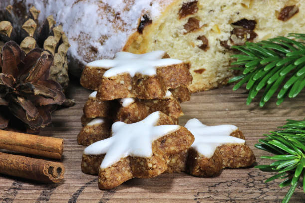istock star-shaped cinnamon cookies with festive decoration 1754572770