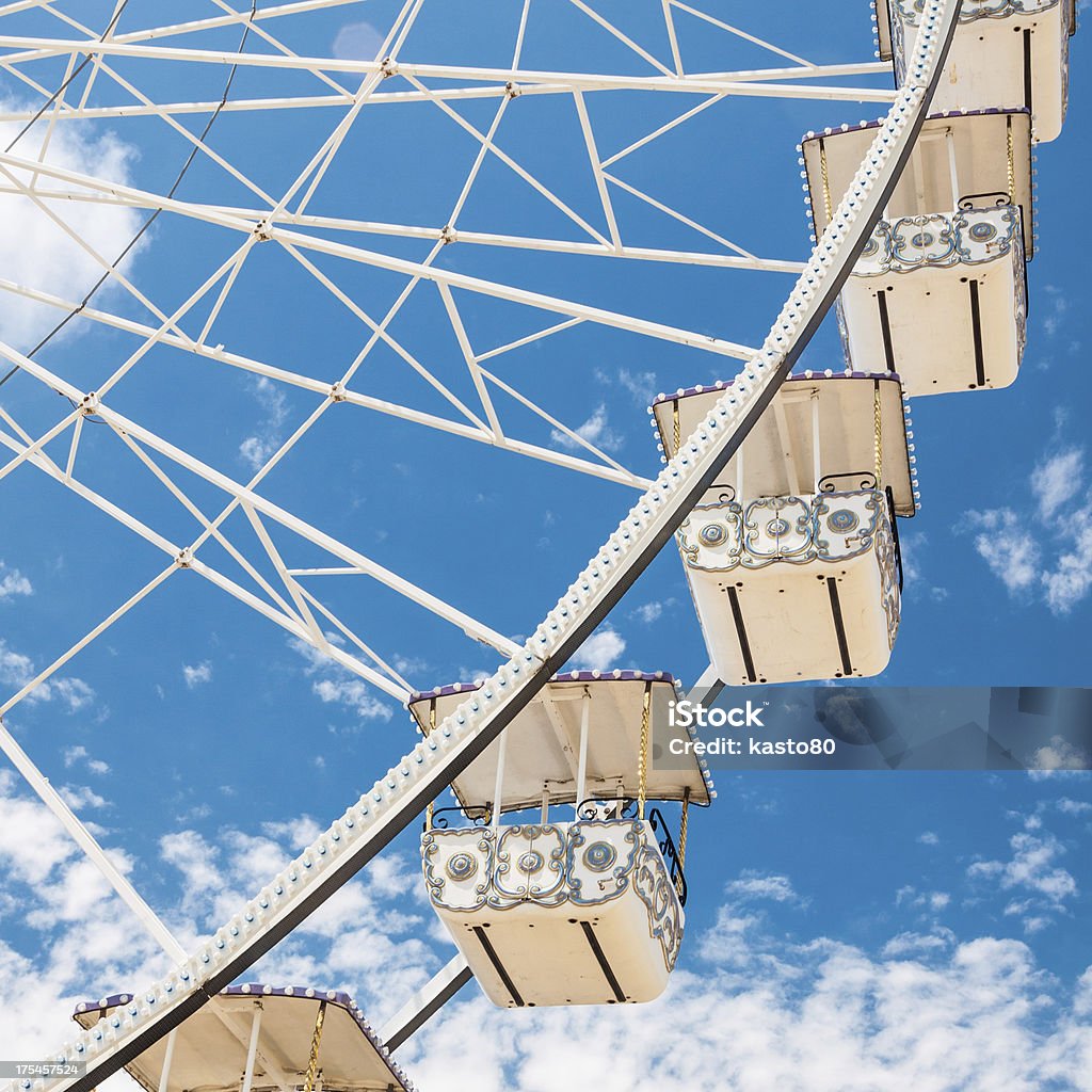 Ferris wheel de fair e o parque de diversões - Foto de stock de Alegria royalty-free