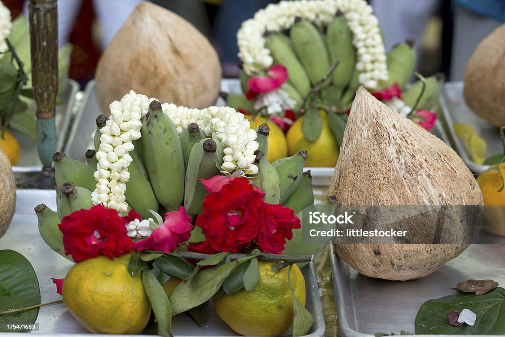 Wunderschön dekorierte Obst für Navaratri Feier zu Ehren. - Lizenzfrei Kokosnuss Stock-Foto
