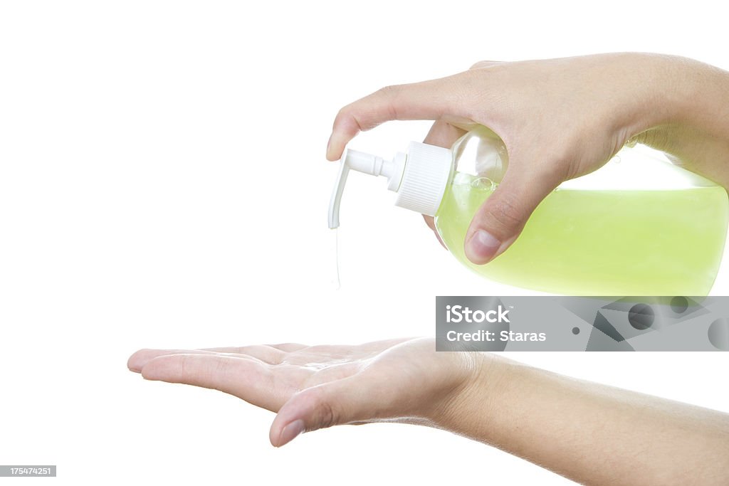 Distributeur de savon dans les mains femme - Photo de Crème hydratante libre de droits