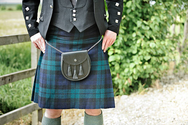 kilt, e highlander jaqueta de couro usada com saiote - kilt - fotografias e filmes do acervo