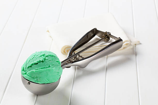 istock Scoop of ice cream 175483599
