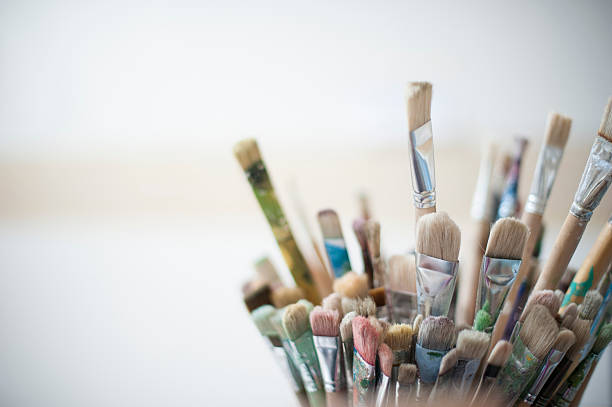 pincéis do artista - art and craft equipment paintbrush art group of objects - fotografias e filmes do acervo