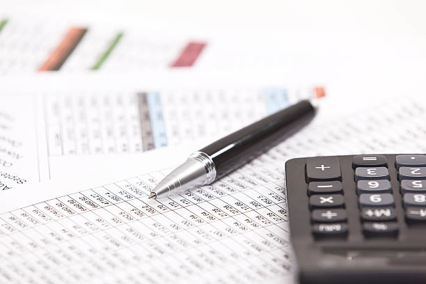 accounting and financial analysis accounting and financial analysis exchange teller stock pictures, royalty-free photos & images