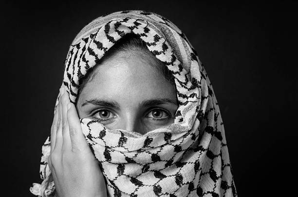 istock muslim woman in black and white 175486181