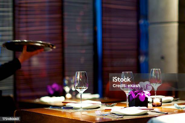 Foto de Refeições No Refinado Restaurante Asiático e mais fotos de stock de Botar a Mesa - Botar a Mesa, Colorido, Comida