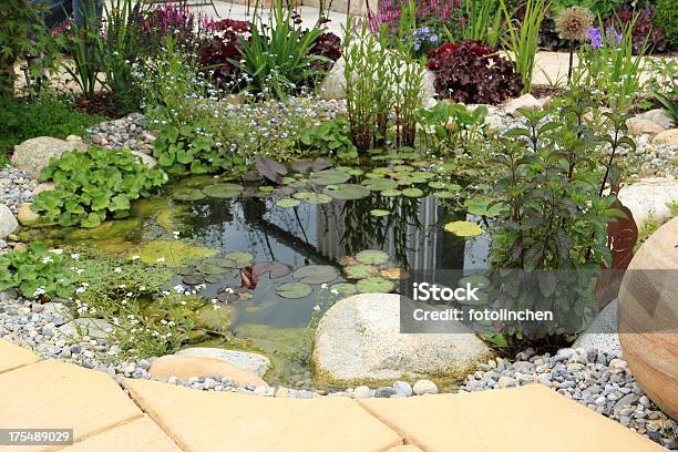 Gartenatmosphäre Stockfoto und mehr Bilder von Wassergarten - Wassergarten, Steingarten - Ziergarten, Teich