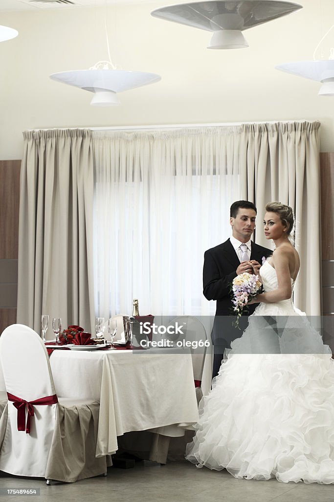 Casamento um casal de jovens - Royalty-free 20-29 Anos Foto de stock