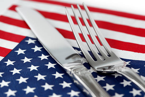 cuisine américaine - napkin american flag holiday fourth of july photos et images de collection