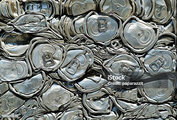 Foto de Comprimido Latas De Alumínio e mais fotos de stock de Lata - Recipiente - Lata - Recipiente, Esmagado, Lata de Refrigerante