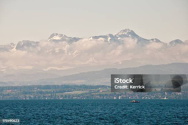 Blick Auf Die Mit Schnee Bedeckt Santis Stockfoto und mehr Bilder von Bodensee - Bodensee, Berg Säntis, Berg