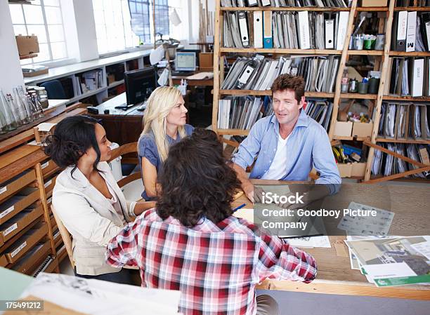 Zusammenarbeit Ist Von Größter Bedeutung Wenn Es Darum Geht Design Stockfoto und mehr Bilder von Arbeiten