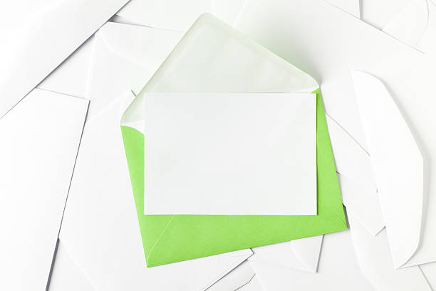 envelope verde - envelope opening stack open - fotografias e filmes do acervo