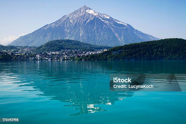 Gelber Berg Niesen Stockfoto und mehr Bilder von Alpen - Alpen, Berg, Berggipfel