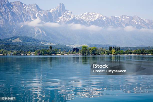 Lake Of Thun Und Die Schweizer Alpen Stockfoto und mehr Bilder von See - See, Thun, Alpen