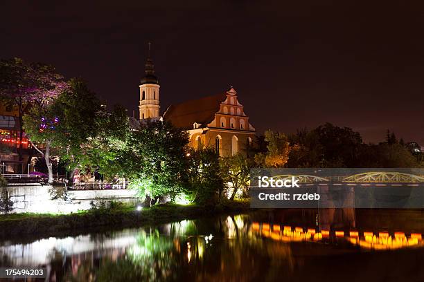Photo libre de droit de Opole Par Nuit Pologne Europe banque d'images et plus d'images libres de droit de Affaires - Affaires, Bâtiment vu de l'extérieur, Canal - Eau vive