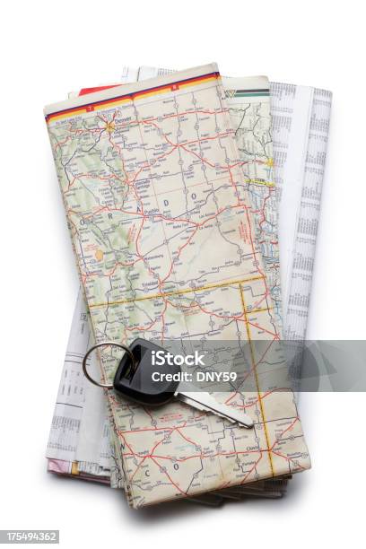 Stos Road Map - zdjęcia stockowe i więcej obrazów Mapa - Mapa, Neutralne tło, Kluczyk do samochodu