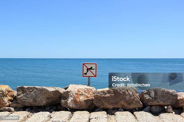 Nicht Springen Stockfoto und mehr Bilder von Anlegestelle - Anlegestelle, Blau, Brücke