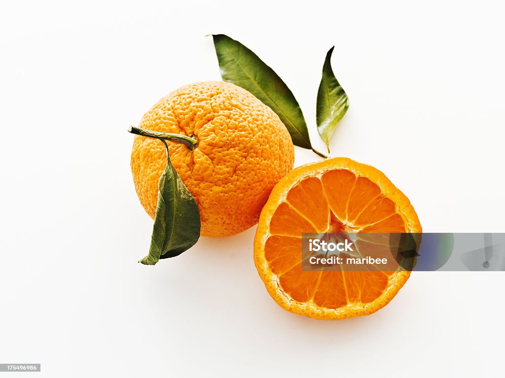 satsuma mandarins with leaves satsuma arrangement.hasselbald medium formatleaf digi back Citrus unshiu Stock Photo