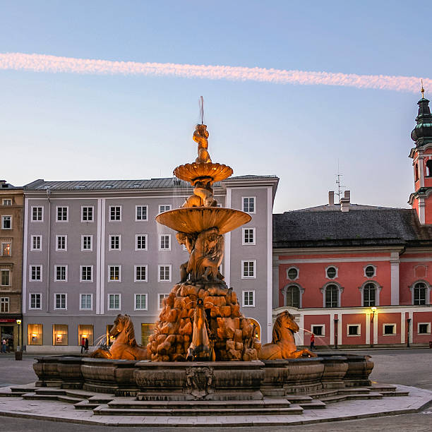 istock Residenzbrunnen, Salzburg 175497670