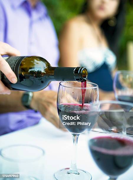 Cena De Celebración Foto de stock y más banco de imágenes de Aire libre - Aire libre, Echar, Vino