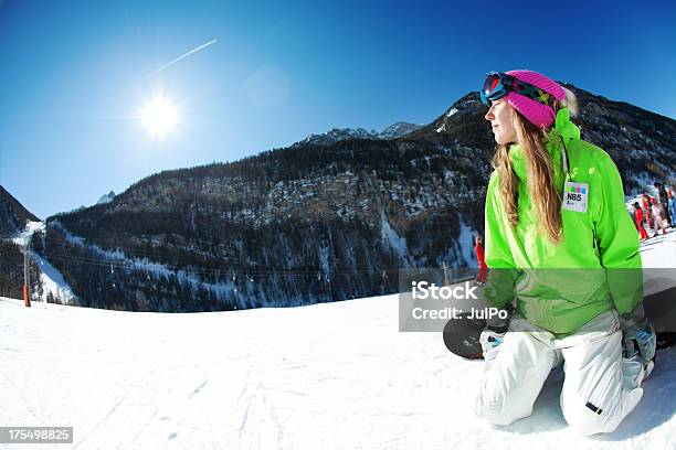 Zimowe Zabawa - zdjęcia stockowe i więcej obrazów Alpy - Alpy, Biały, Ciepła odzież