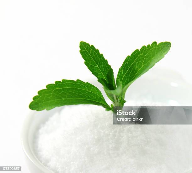 Stevia - Fotografias de stock e mais imagens de Estévia - Substituto de açúcar - Estévia - Substituto de açúcar, Substituto de açúcar, Flora