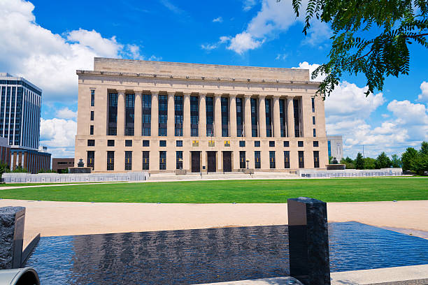 istock Nashville Courthouse and City Hall 175502643