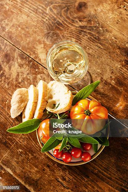 Tomaten Salbei Und Weiß Sekt Stockfoto und mehr Bilder von Hell - Leuchtkraft - Hell - Leuchtkraft, Italien, Leuchtende Farbe