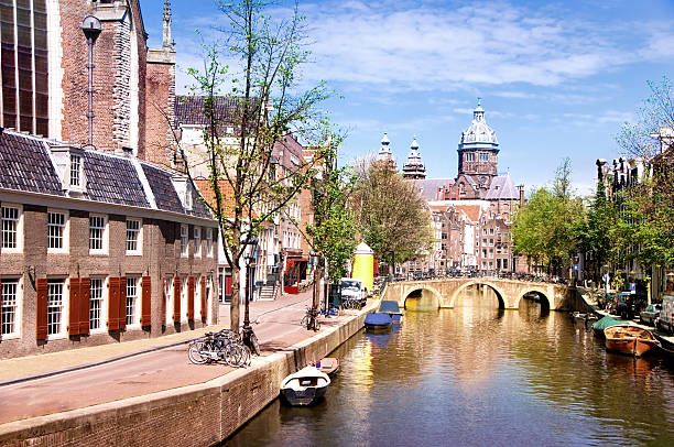 istock Amsterdam City Scene Water Canal 175503577