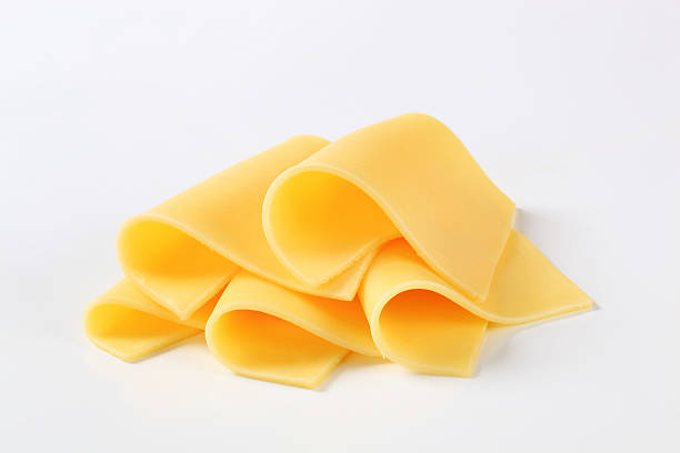 plasterki sera - yellow cheese thin portion zdjęcia i obrazy z banku zdjęć