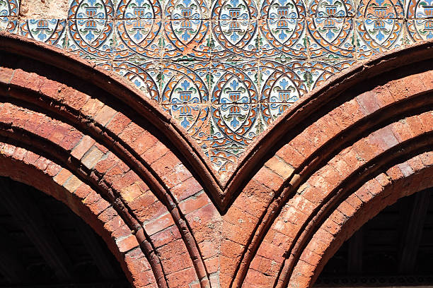 андалусии мозаичные арки, испания - al andalus стоковые фото и изображения
